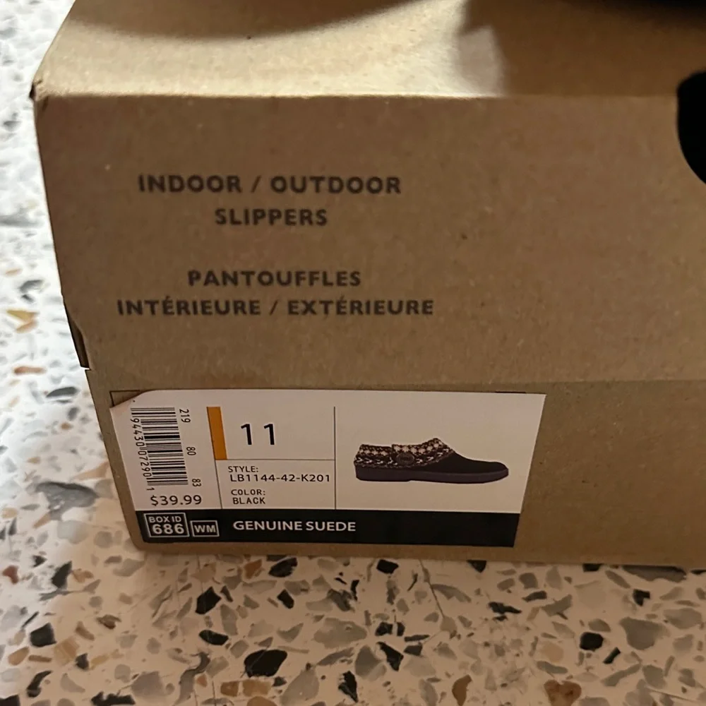 NIB ClarkS Black and Gray Slip-Ons Indoor/Outdoor Slipper size 11 - Picture 2 of 6